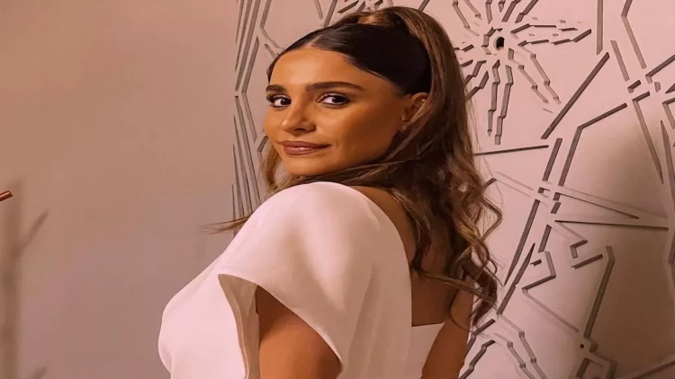 Azərbaycanlı müğənni göz yaşı içində doğum gününü keçirdi: 