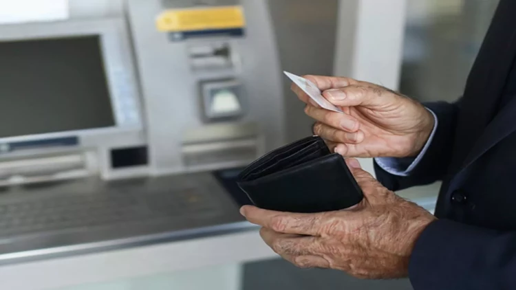 Pensiya yaşına çatmadan ölən şəxsin təqaüdünü bu şəxslər ala bilər - AÇIQLAMA