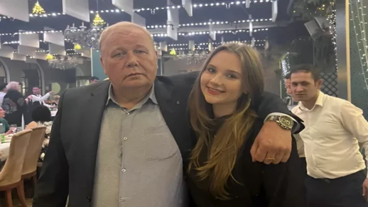 Qəzada həlak olan İqor Kşnyakinin qızı “Azərbaycan” mahnısını oxudu - FOTO