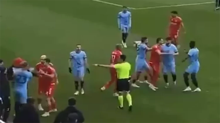 “Zirə” “Araz-Naxçıvan” oyununda DAVA - aləm bir-birinə dəydi - VİDEO