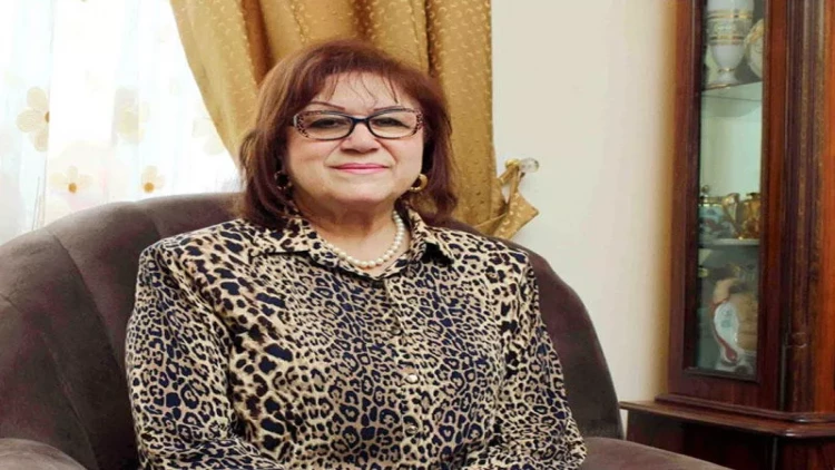 Efirdə açıq-saçıq geyinənləri tənqid etdi - 