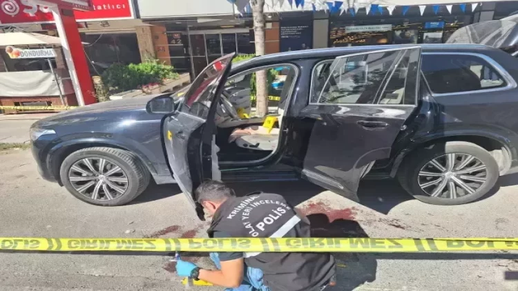 Tanınmış iş adamı sürücüsü tərəfindən güllələndi - FOTO