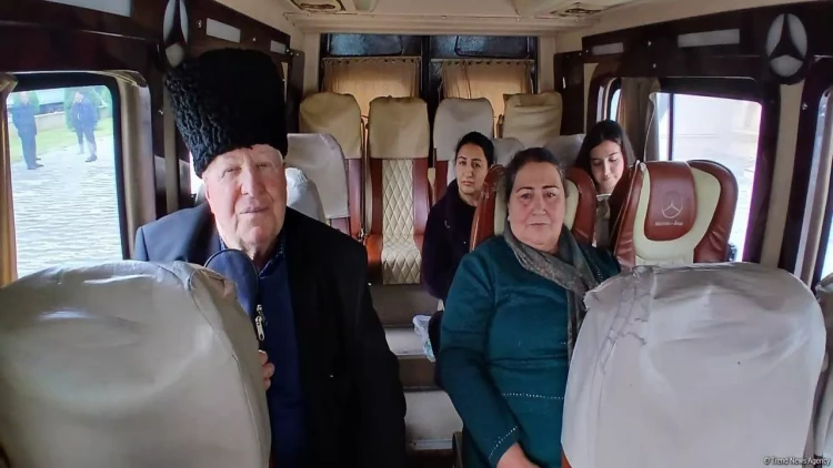Ağdərənin Həsənriz kəndinə növbəti köç karvanı yola salınıb - FOTO