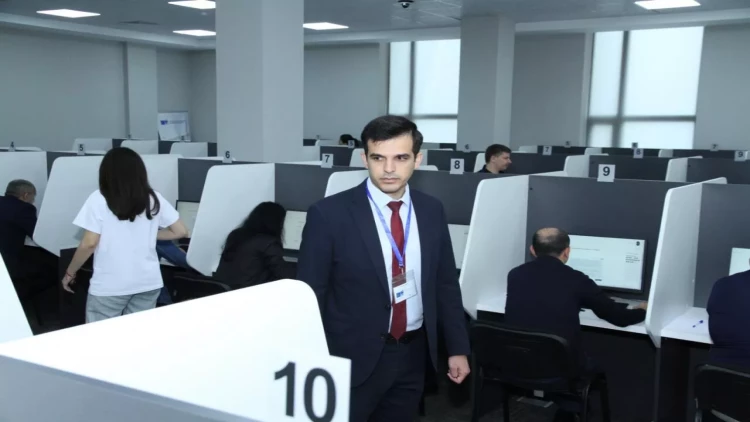Hakimliyə namizədlərlə test imtahanı keçirilib
