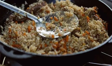 Yaponlar plovu belə bişirir: Dən-dən olmasının sirri