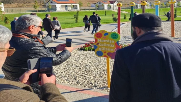 Səfirliklərin və beynəlxalq təşkilatların rəhbər şəxsləri Horovlu kəndində olublar - VİDEO - FOTO