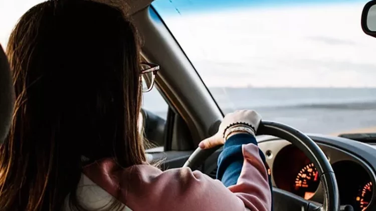 Azərbaycanda ilk qadın taksi sürücüləri işə başlayıblar