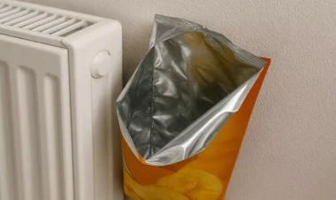 Radiatorların arxasına boş cips paketi qoyun və fərqi görün