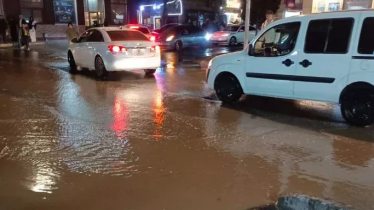 Badamdarda küçələri su basdı - VİDEO - FOTO