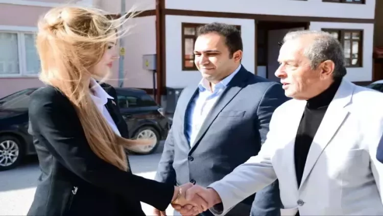 Türkiyə bu xanımdan danışır - FOTOlar