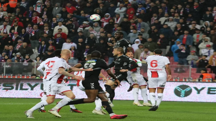 Türkiyənin məşhur klubuna transfer QADAĞASI