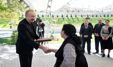 İlham Əliyev Cəbrayılın Horovlu kəndinin sakinlərinə mənzillərin açarlarını təqdim edib - VİDEO - FOTO