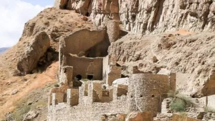 Azərbaycanlılar bu qalaya görə “canlı zəncir” yaratdı