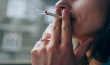 Siqaret çəkən qadınlara bəd xəbər