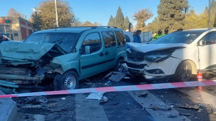 Gəncədə ağır qəza - Ölən və yaralananlar var - FOTO