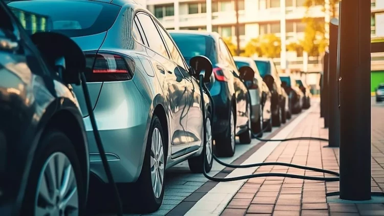 Mərkəzi Asiyanın damarlarında elektroenerji: Çin elektromobil nəhəngləri ovda