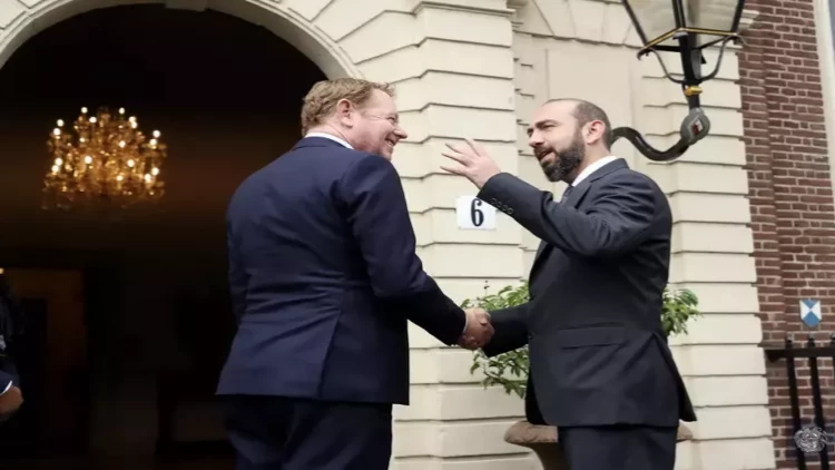 Bu ölkə ermənilərə 14 milyon avro ayırdı