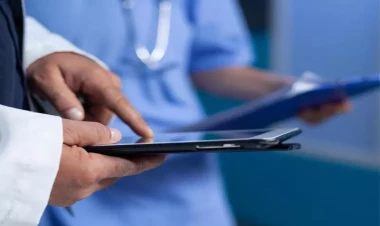 Bakıda məşhur həkimin klinikası külli miqdarda borca düşdü - FOTO