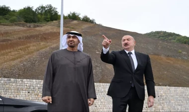 Prezidentlər Şuşanın Daşaltı kəndinin fonunda şəkil çəkdiriblər - VİDEO - FOTO