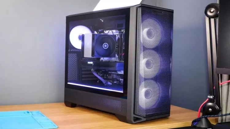 40 manata aldığı boş kompüter korpusundan sərvət çıxdı - FOTO