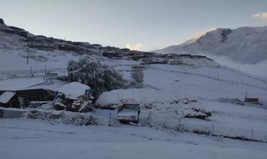 Bu ərazimizə qar yağır