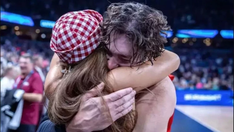 Məşhur aktrisa əri üçün göz yaşları tökdü - FOTO