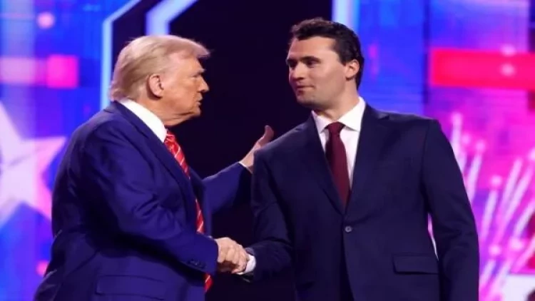 Məşhur amerikalı siyasətçi çıxışı zamanı güllələndi - YENİLƏNİB - VİDEO