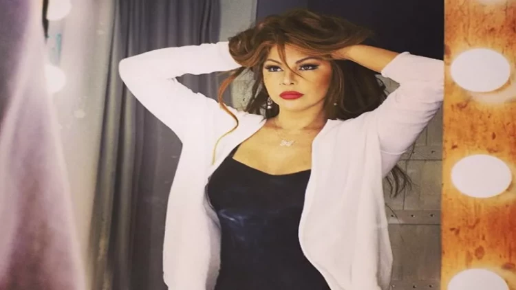 54 yaşlı Xalq artisti açıq-saçıq geyimi ilə MAT QOYDU - VİDEO