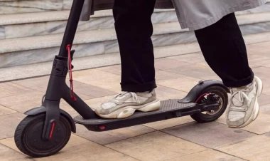 Paytaxtda skuter sürənlərin NƏZƏRİNƏ