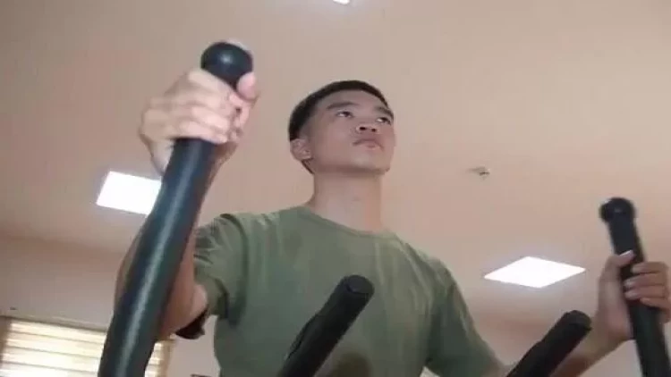 Azərbaycan Ordusunun çinli əsgəri - VİDEO