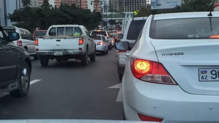 Sumqayıt-Bakı yolunda hərəkət 