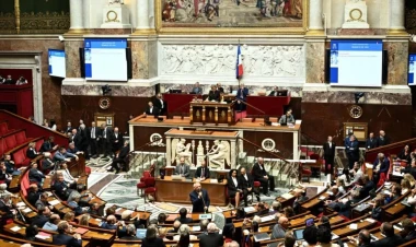 Fransa hökuməti buraxıldı