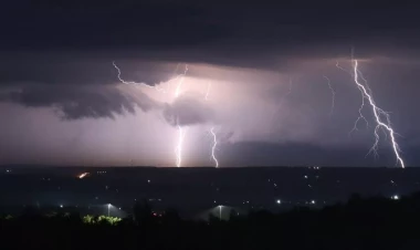 Sabah yağış yağacaq, şimşək çaxacaq,  dolu düşəcək