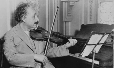 Eynşteynin skripkası hərraca çıxarılacaq - FOTO