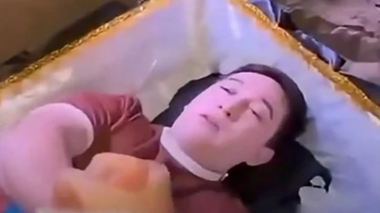 Özbək bloqer diri-diri məzara girdi - VİDEO