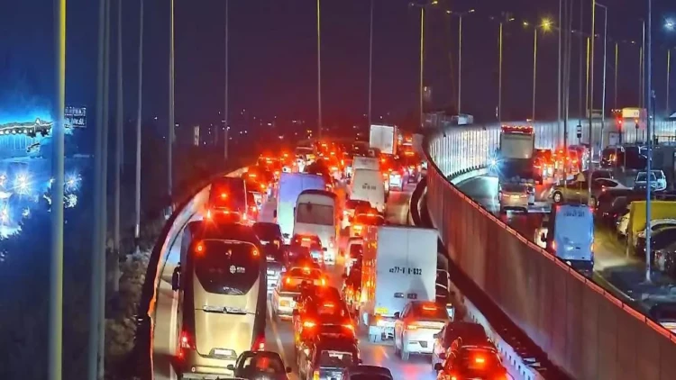 Bakıda ağır qəza - tıxac yarandı - FOTO