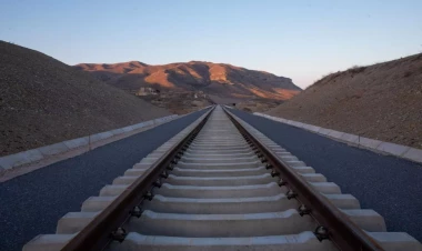 Horadiz-Ağbənd dəmir yolu vasitəsilə yüklərin daşınmasına başlanıldı - FOTO