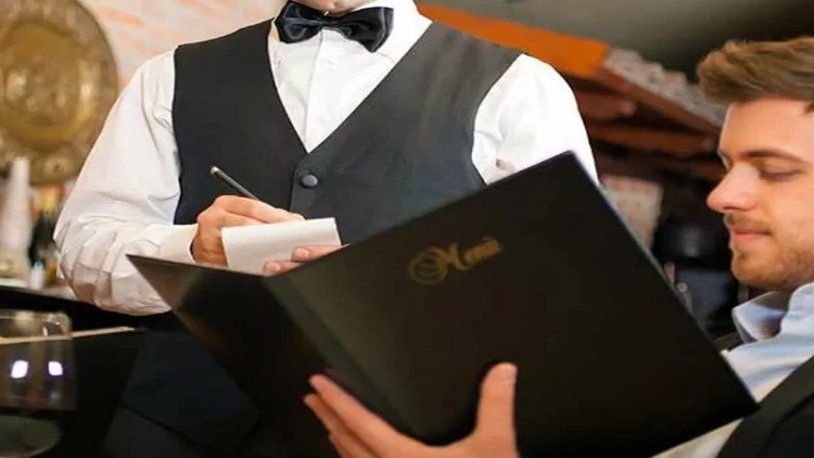 Bu menyu müzakirələrə səbəb oldu: Yeməklər var, qiymətlər yox - FOTO