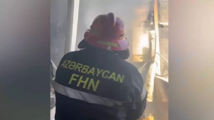 Bakıda yaşayış binasında yanğın olub, 12 nəfər təxliyə edilib - VİDEO