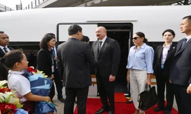 İlham Əliyev və Mehriban Əliyeva qatarla Pekinə gediblər - VİDEO - FOTO