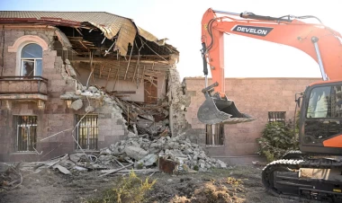 Xankəndidə qondarma rejimin “XİN”inin binasının söküntüsünə başlanıldı - FOTO