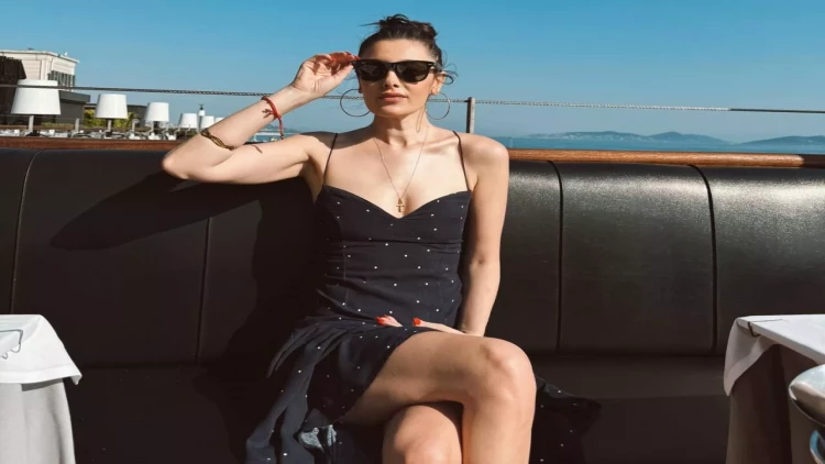 Tanınmış aktrisa canlı yayımda huşunu itirdi - VİDEO