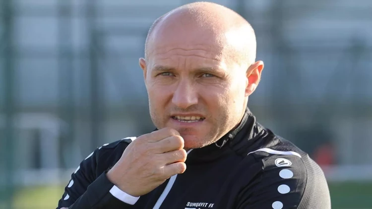 “Neftçi”nin baş məşqçisi “Qarabağ”ı təbrik etməməsindən DANIŞDI