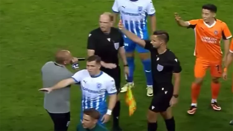 Hakim spikerə qırmızı vərəqə göstərdi - VİDEO