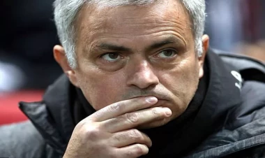 Mourinyodan “Fənərbağça” rəsmisinə sərt cavab - “Onu tanımıram”