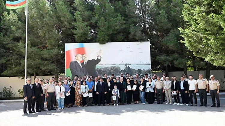 Məhərrəmlə Siracın medalları ailələrinə təqdim edildi