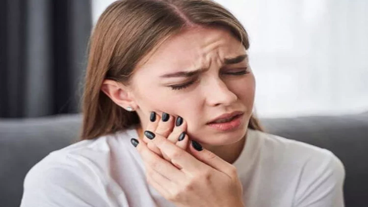 Dişlərdəki sarı ləkələr bu xəstəliklərin əlamətidir - Diqqət