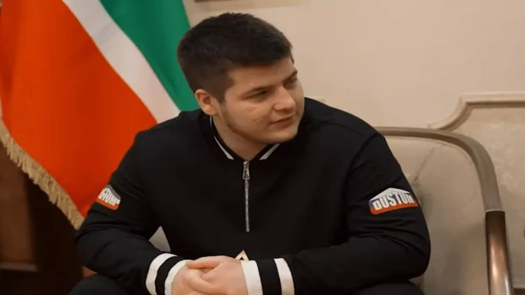 Kadırovun oğluna daha bir medal verildi - VİDEO