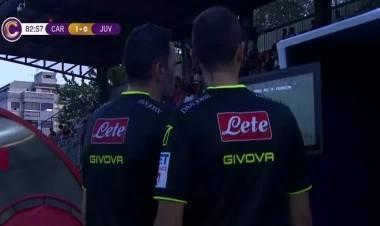 İtaliyada baş məşqçi öz futbolçusuna qırmızı vərəqə verilməsini tələb etdi - VİDEO