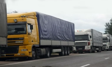 Ermənistanın 100lərlə yük maşını Rusiyaya buraxılmadı